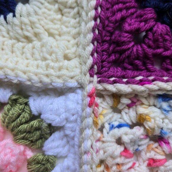 Hand Crochet Granny Square Afghan Throw/Blanket 36x50 Flower Multicolor Vintage - Picture 6 of 6